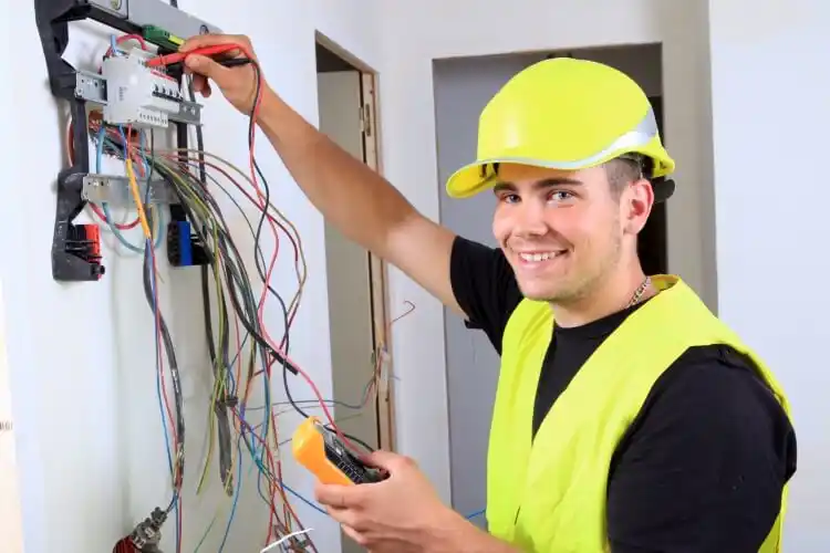 elektricien Uithuizermeeden